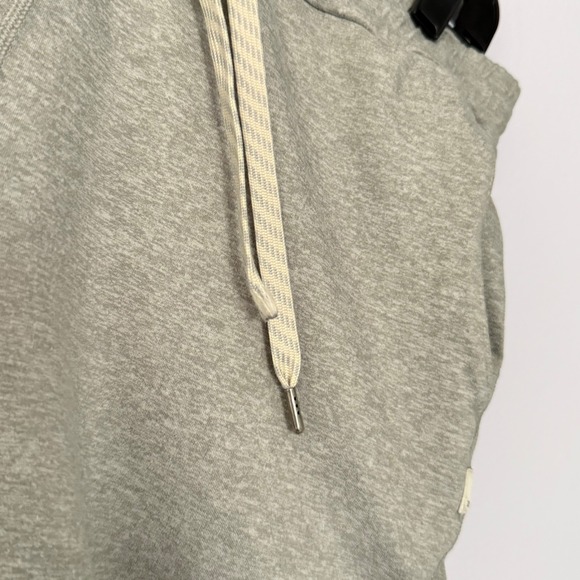 Vuori Womens Performance Jogger Sweatpants in Pale Gray Heather - Medium - Picture 5 of 6